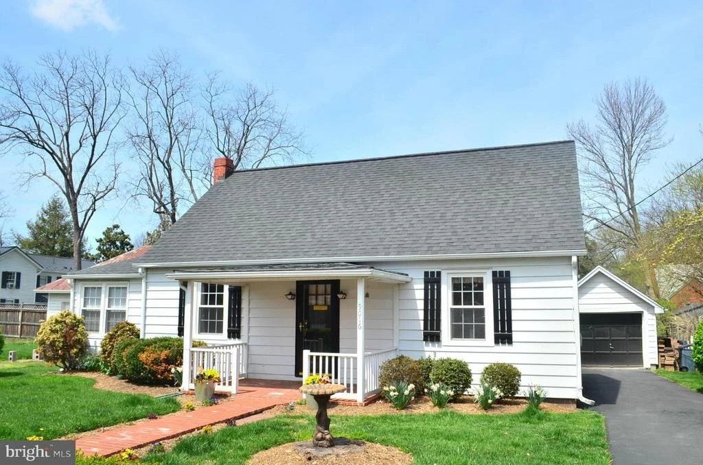 Photo of 9016 QUARRY STREET
