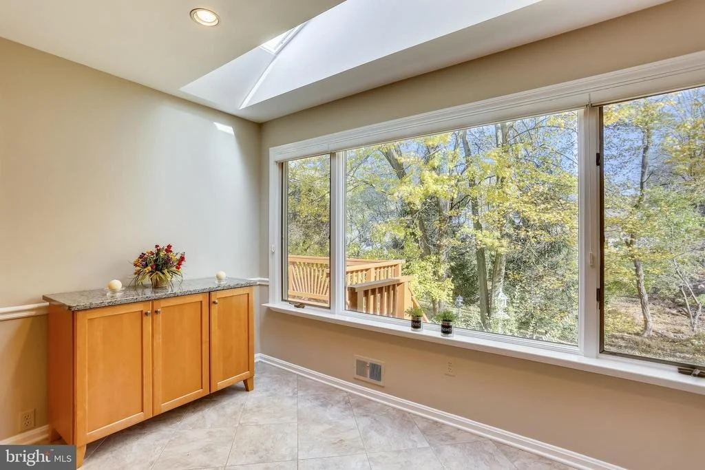 Photo of 19005 PLUMMER DRIVE