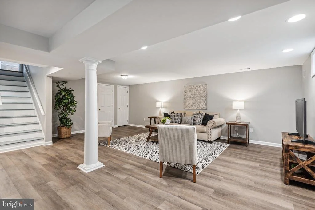 Photo of 2558 HILLSIDE DRIVE