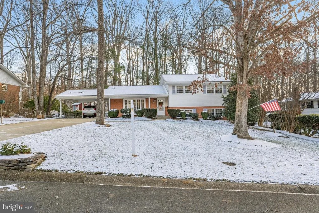 Photo of 4825 KINGSTON DRIVE