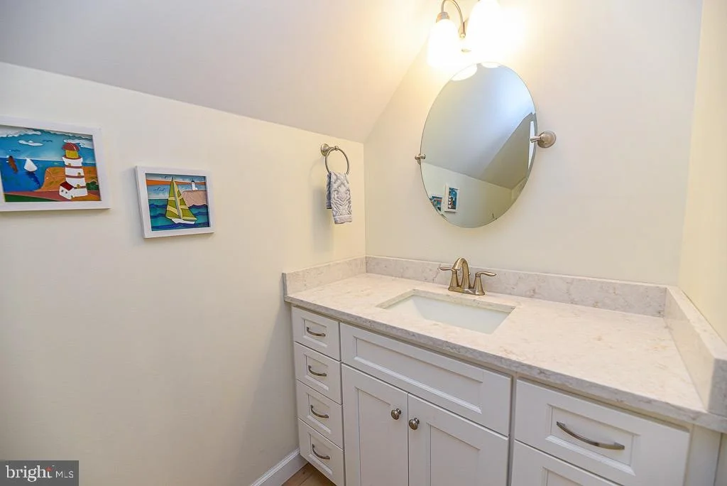 Photo of 956 LAKE VIEW DRIVE