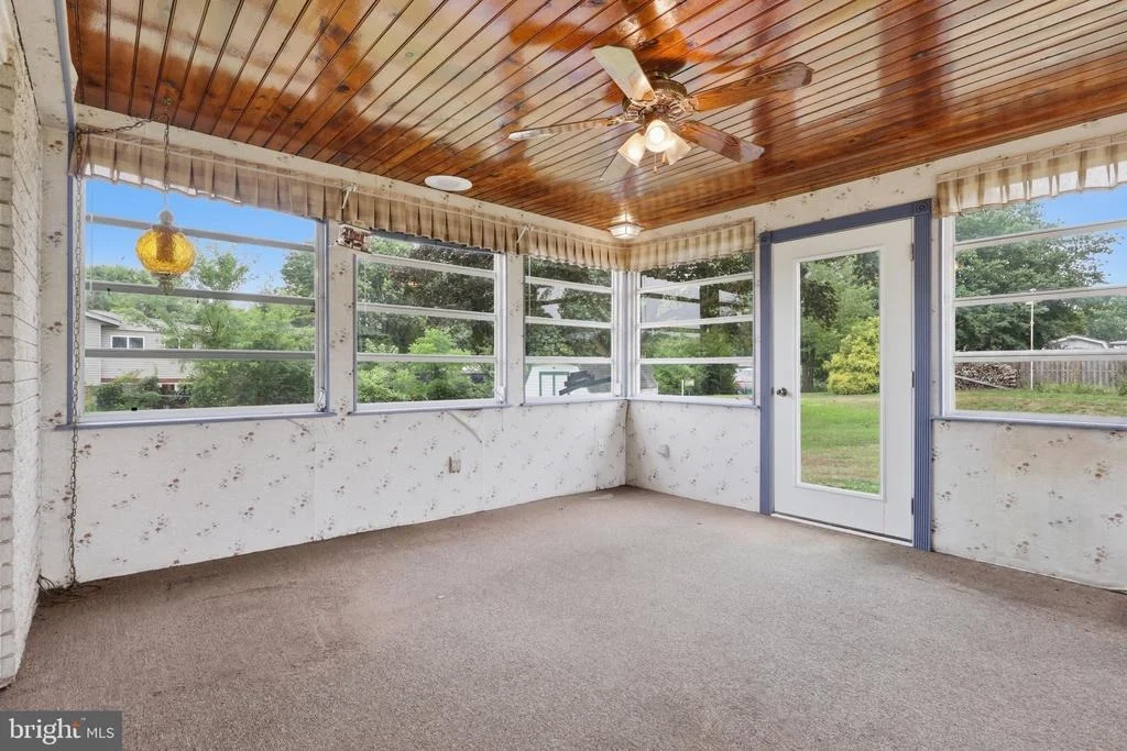 Photo of 5893 AMBAU ROAD