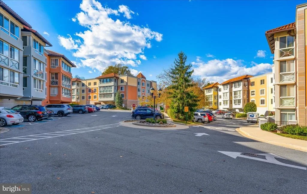 Photo of Unit 201 at 14805 PENNFIELD CIRCLE