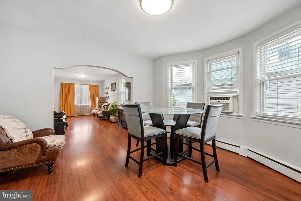 Photo of 211 BARLOW AVENUE