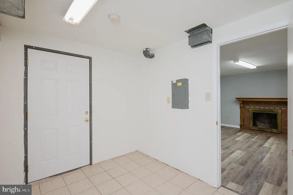 Photo of 406 LABURNUM ROAD
