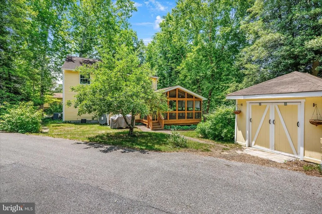 Photo of 565 SUNSET KNOLL ROAD