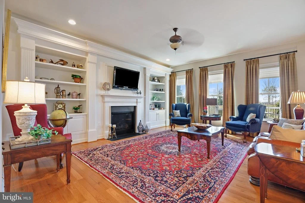 Photo of 2926 LEVEE DRIVE