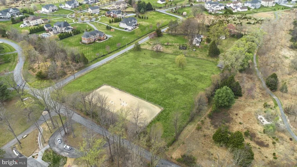 Photo of 16510 BATCHELLORS FOREST ROAD