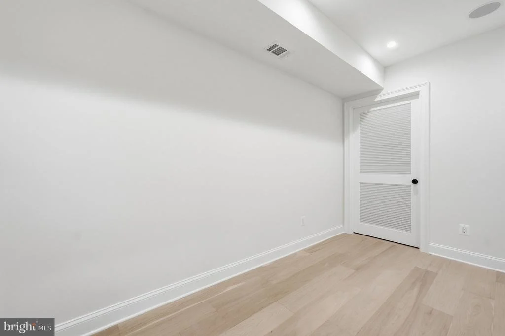 Photo of 3400 SAYLOR PLACE