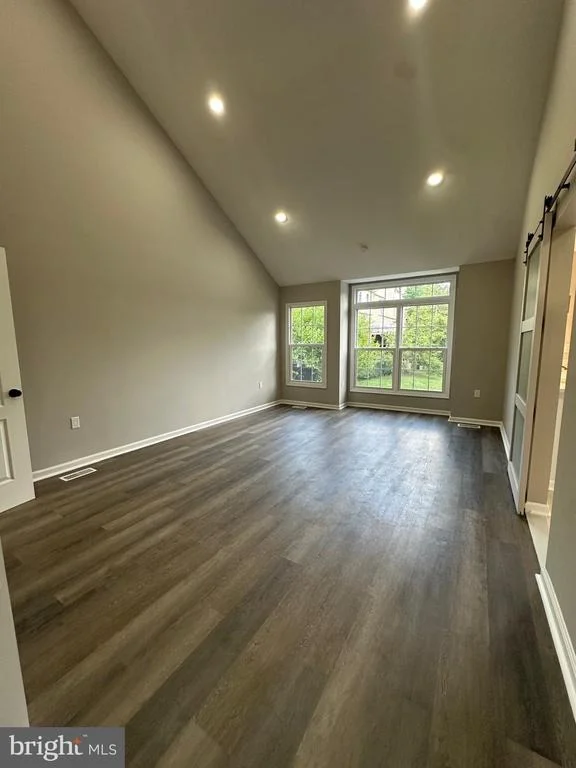 Photo of 43997 NEEDMORE COURT
