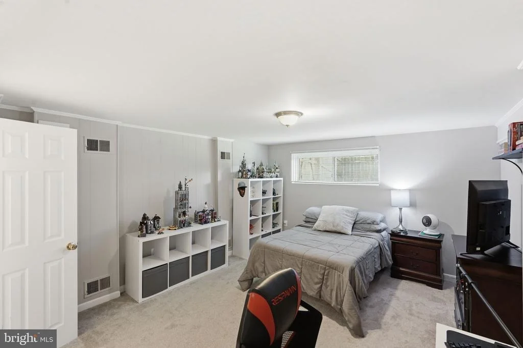 Photo of 5414 QUEENSBERRY AVENUE