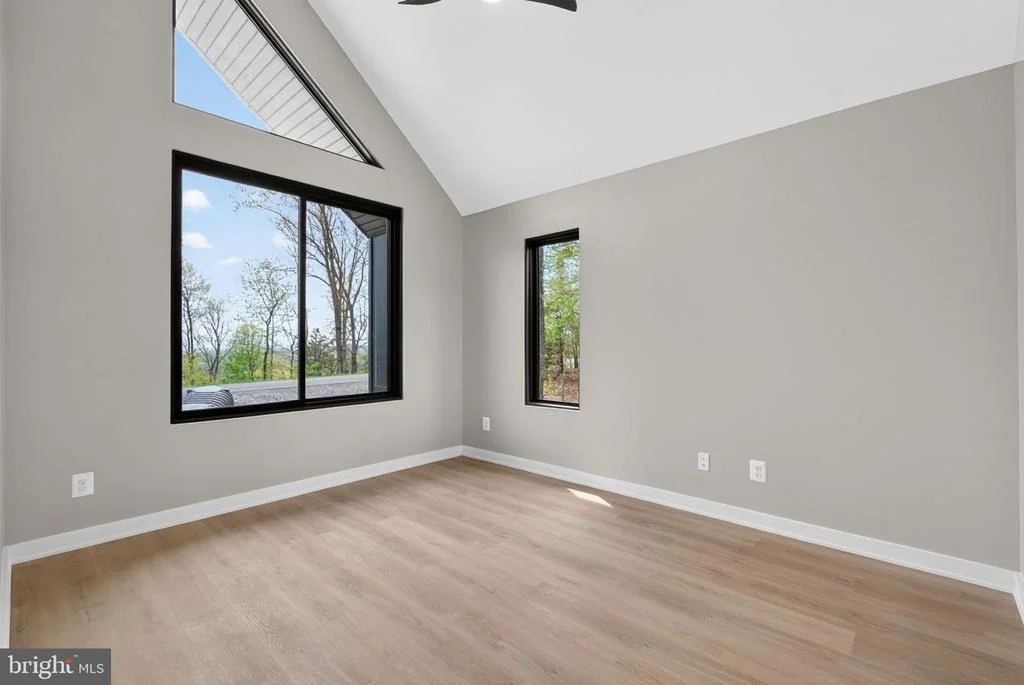 Photo of 4075 SUPINLICK RIDGE RD