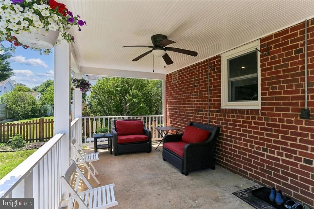 Photo of 1504 CREST ROAD