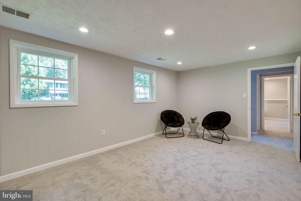Photo of 9809 OLEANDER AVENUE