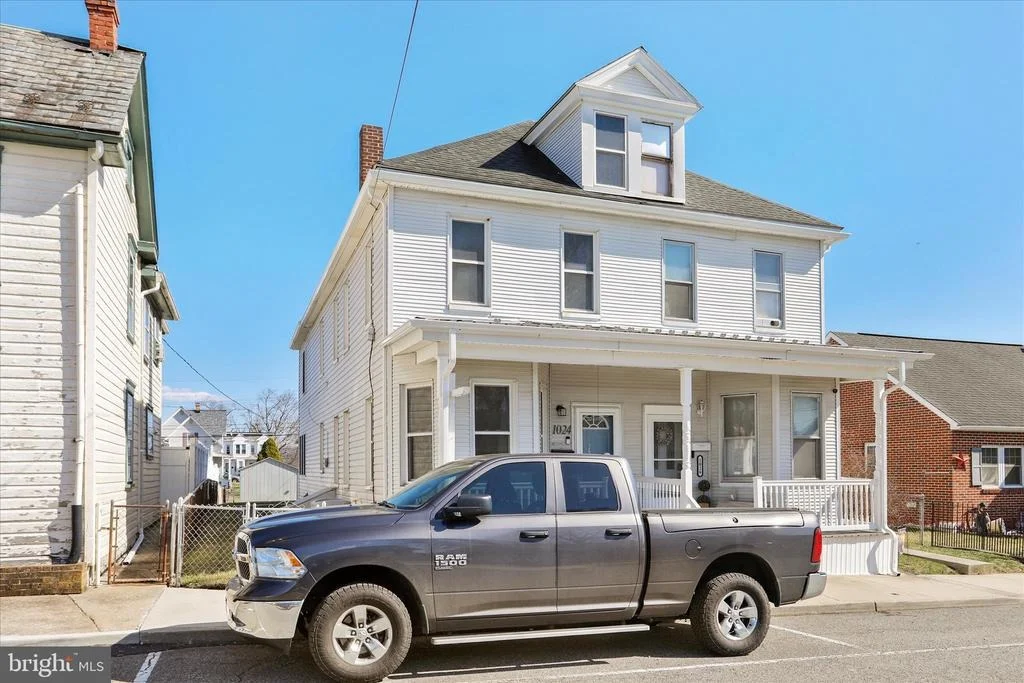 Photo of 1024 POPE AVENUE