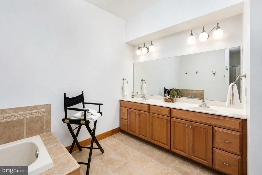 Photo of 282 LAKEFRONT LINKS DRIVE