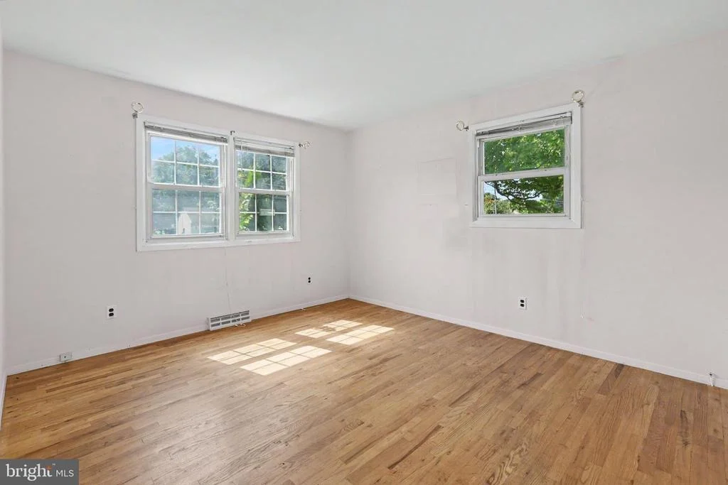Photo of 16 RUNNING BROOK ROAD