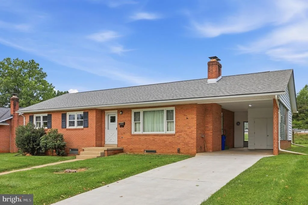 Photo of 227 WYNGATE DRIVE