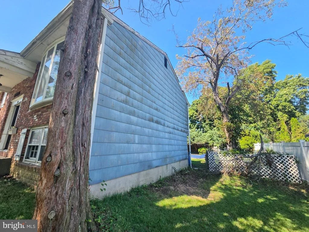 Photo of 101 SCHOOLHOUSE LANE