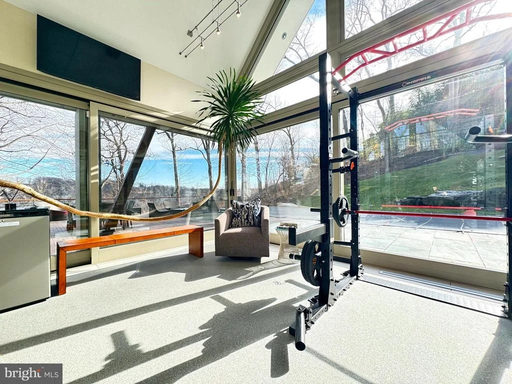 Photo of 1100 CREST LANE