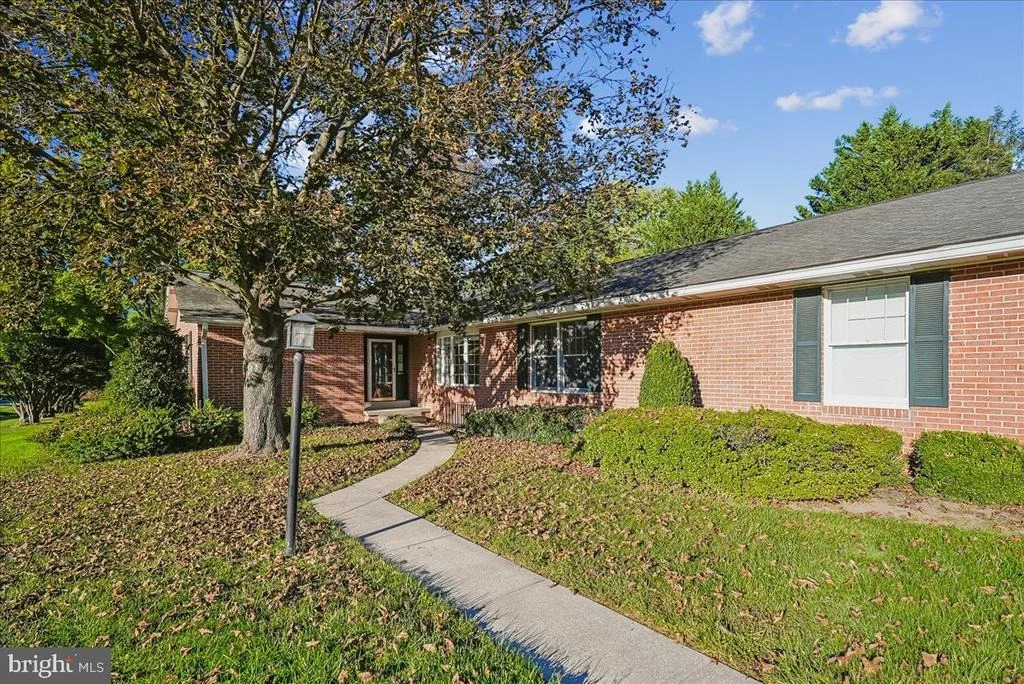 Photo of 8101 SUNDOWN LANE