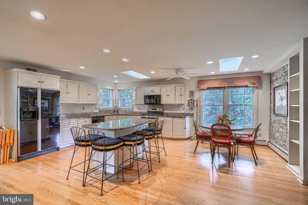 Photo of 16331 MARKOE