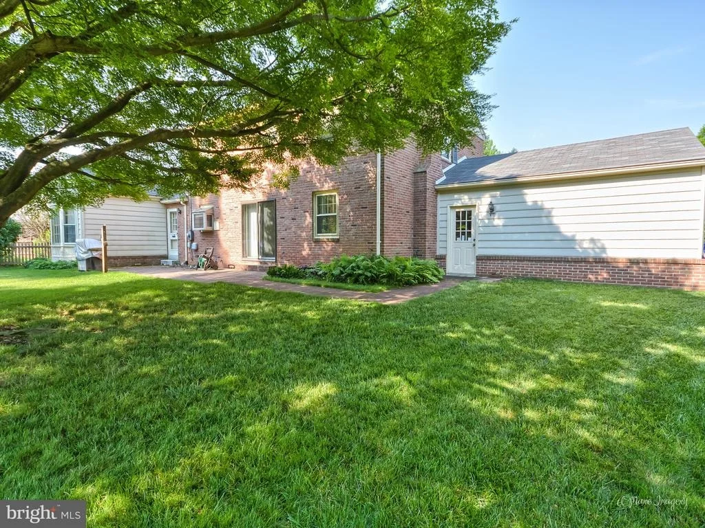 Photo of 202 MEADOWDALE LANE