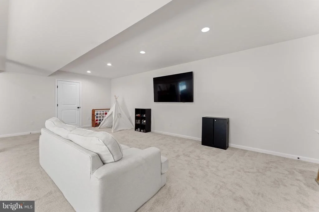 Photo of 3731 BREAKNOCK ROAD