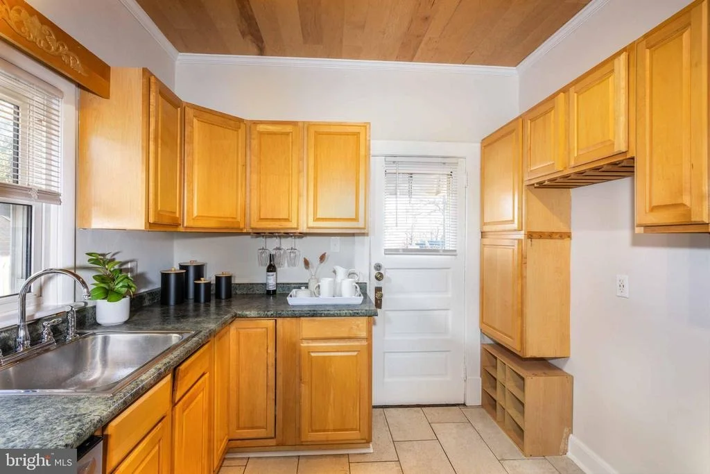 Photo of 4217 HARCOURT ROAD