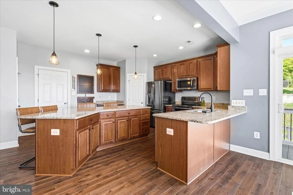 Photo of 2258 W. GREENLEAF DRIVE