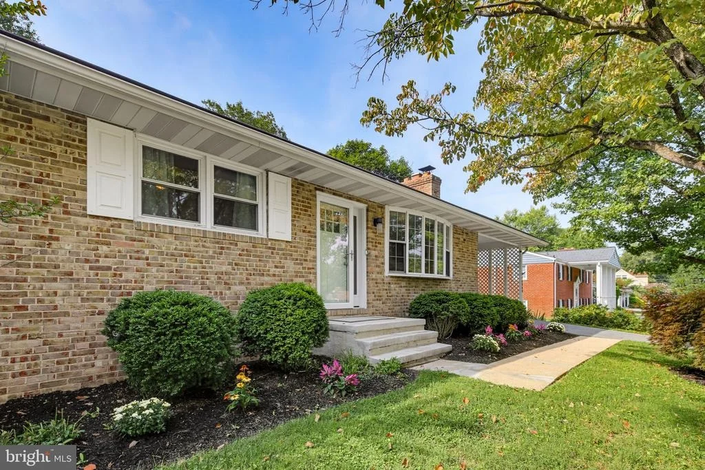 Photo of 10209 DONLEIGH DRIVE