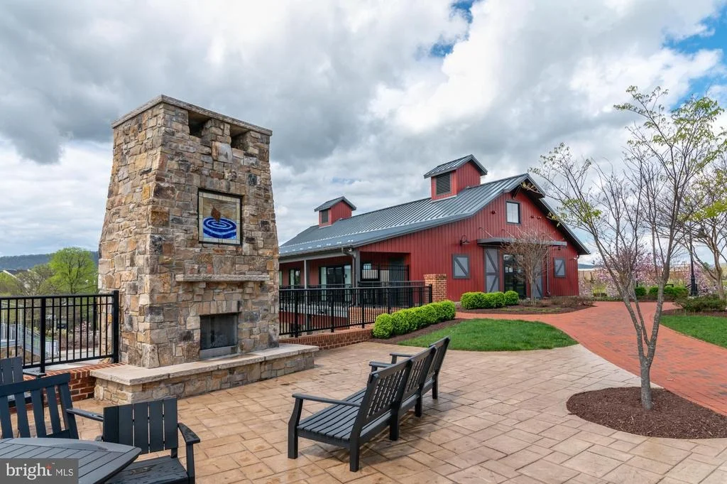 Photo of 405 POTOMAC VIEW PARKWAY
