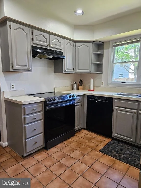 Photo of 591 WINTERSPICE DRIVE