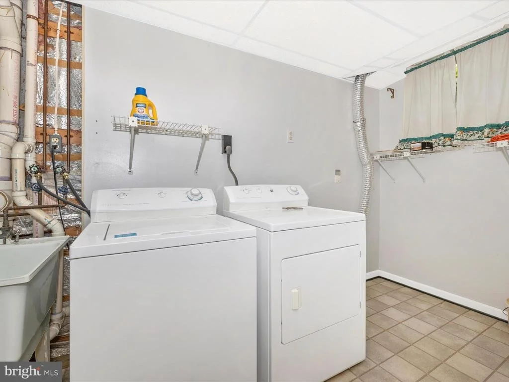 Photo of 2124 COLLINGWOOD LANE