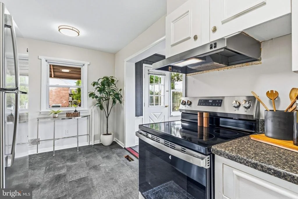 Photo of 919 SEMINOLE ROAD