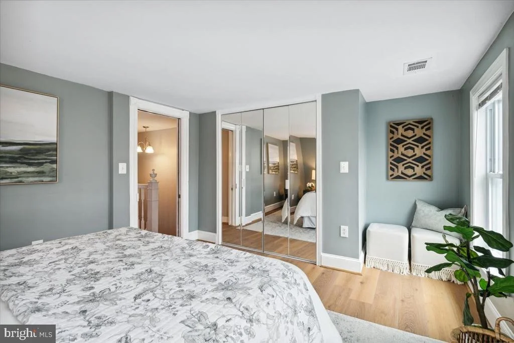 Photo of 218 5TH STREET W