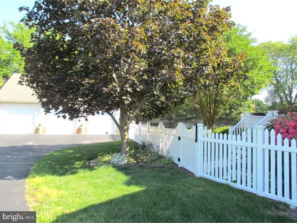 Photo of 120 DERBYWOOD CIRCLE