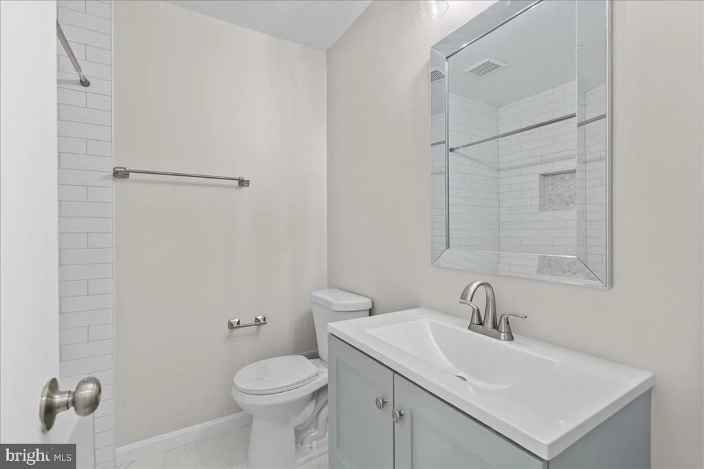 Photo of 5517 SOUTHAMPTON DRIVE