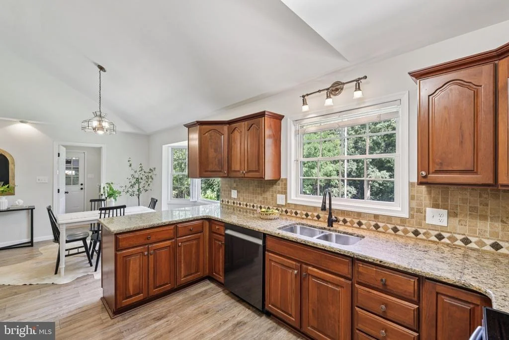 Photo of 7584 CARLIN ROAD