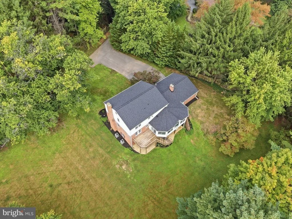 Photo of 28405 HONEYSUCKLE DRIVE