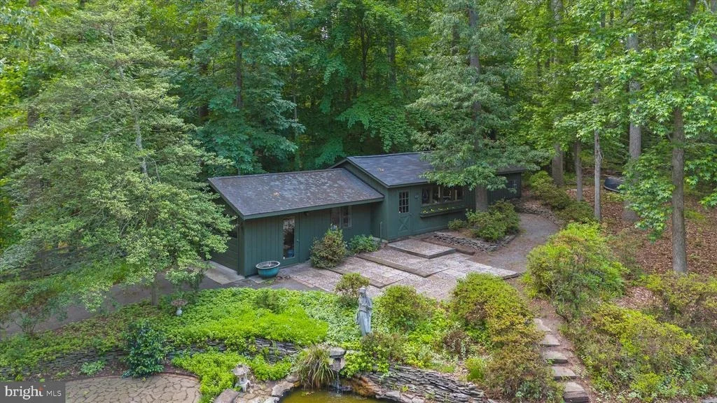 Photo of 698 DISCOVERY ROAD