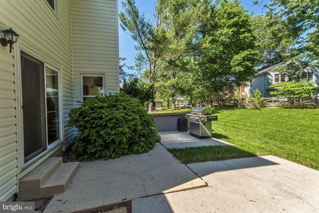 Photo of 15005 WELLWOOD ROAD