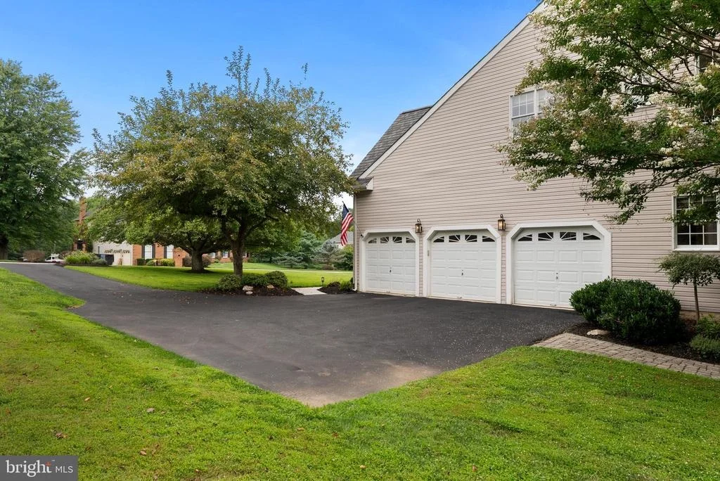 Photo of 14835 HUNTING WAY