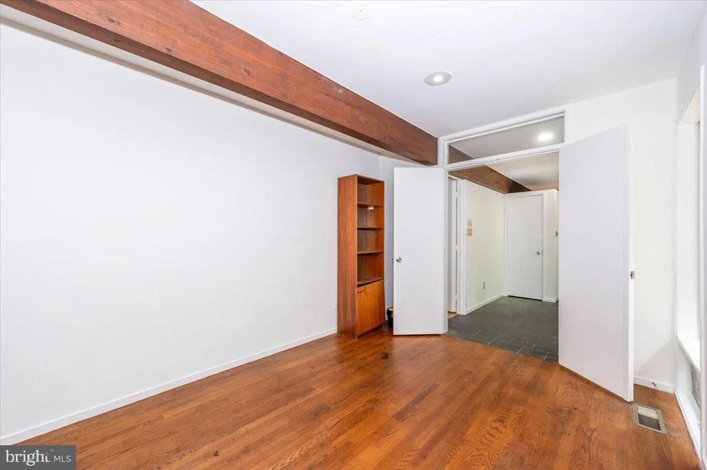 Photo of 9441 HOLBROOK