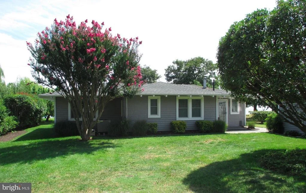Photo of 2807 BEACH DRIVE