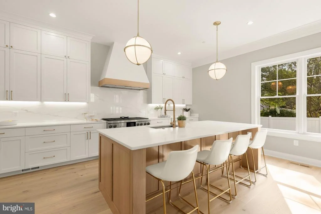 Photo of 9508 FOREST ROAD