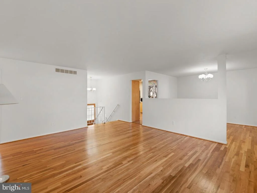 Photo of 5013 ELIOTS OAK ROAD
