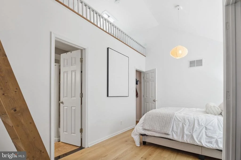 Photo of 1446 RIDGEWAY
