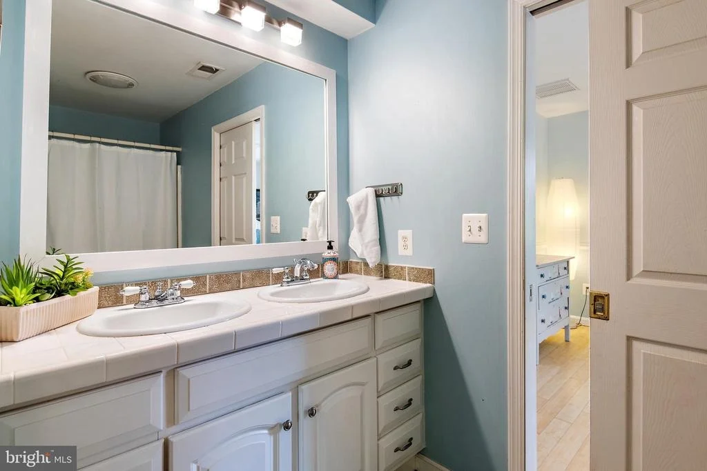 Photo of 1553 ASHCROFT LANE