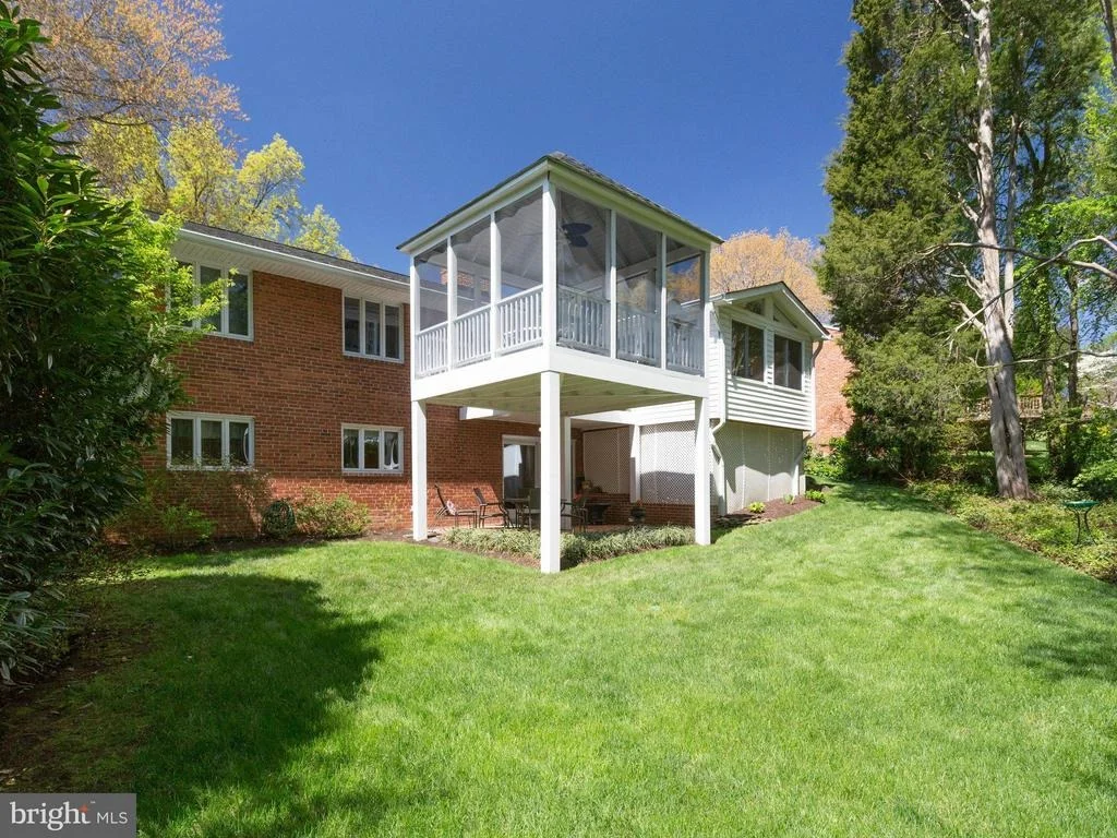 Photo of 1827 DEER DRIVE